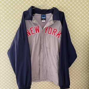 Vintage 2000s New York Yankees grey zip up adidas jacket